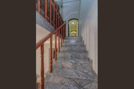 Escada de casa para alugar com 4 quartos, 240m² em Parque Oratório, Santo André