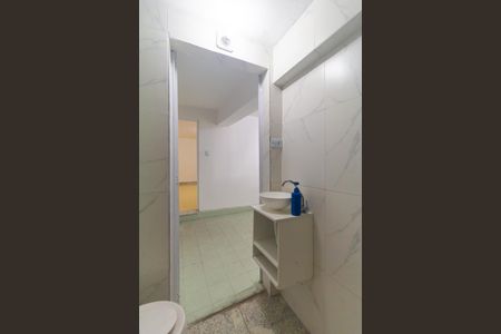 Banheiro de casa para alugar com 1 quarto, 40m² em Jardim Guairaca, São Paulo