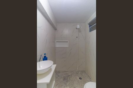 Banheiro de casa para alugar com 1 quarto, 40m² em Jardim Guairaca, São Paulo