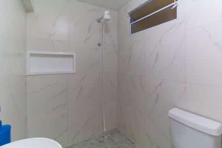 Banheiro de casa para alugar com 1 quarto, 40m² em Jardim Guairaca, São Paulo