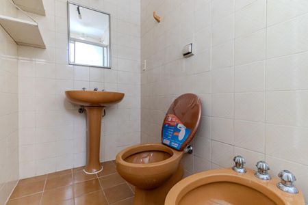 Banheiro de kitnet/studio para alugar com 1 quarto, 40m² em Santa Cecilia, São Paulo