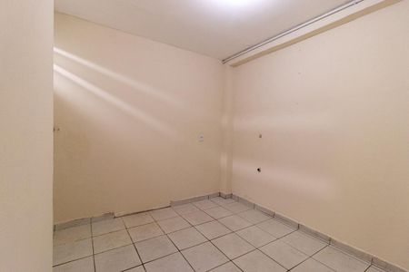 Quarto de casa para alugar com 1 quarto, 35m² em Sítio Cercado, Curitiba