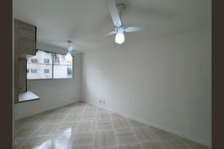 Sala de apartamento para alugar com 3 quartos, 53m² em Vargem Grande, Rio de Janeiro