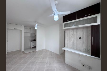 Sala de apartamento para alugar com 3 quartos, 53m² em Vargem Grande, Rio de Janeiro