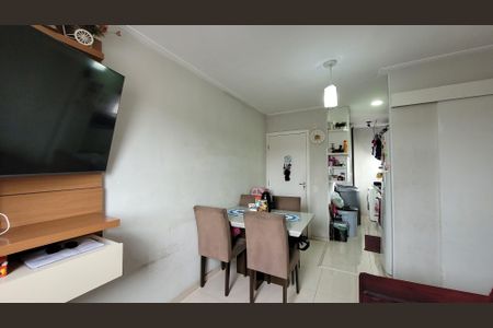 Sala de apartamento para alugar com 2 quartos, 38m² em Jardim das Oliveiras, Itaquaquecetuba