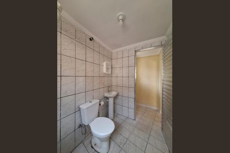 Banheiro de casa para alugar com 1 quarto, 50m² em Vila dos Andrades, São Paulo