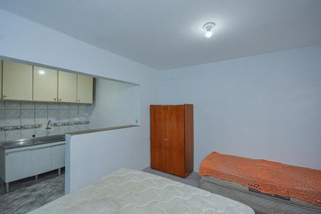 Sala/Quarto de casa para alugar com 1 quarto, 30m² em Cidade Dutra, São Paulo
