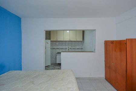 Sala/Quarto de casa para alugar com 1 quarto, 30m² em Cidade Dutra, São Paulo