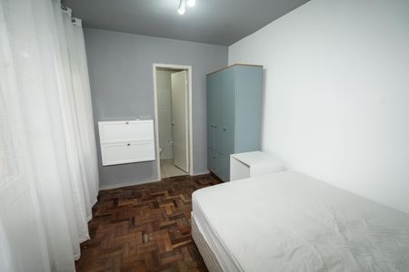 Quarto de apartamento para alugar com 1 quarto, 49m² em Passo D’areia, Porto Alegre