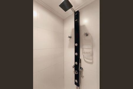 Banheiro de kitnet/studio para alugar com 1 quarto, 47m² em Centro, Jundiaí