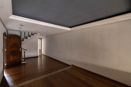 Sala de casa à venda com 3 quartos, 258m² em Vila Granada, São Paulo