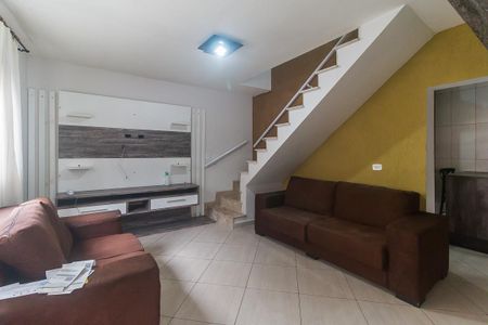 Sala de casa de condomínio para alugar com 2 quartos, 70m² em Jardim Debora, Poá