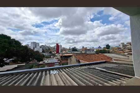 Casa à venda com 5 quartos, 179m² em Concórdia, Belo Horizonte