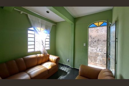 Casa à venda com 5 quartos, 179m² em Concórdia, Belo Horizonte