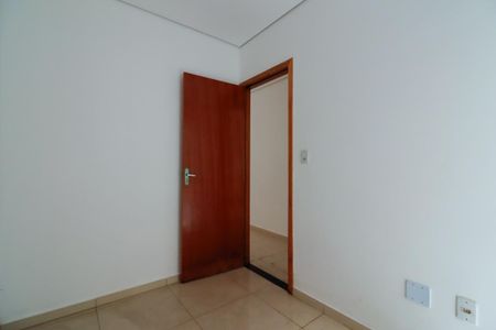 Quarto 1 de apartamento à venda com 2 quartos, 45m² em Vila Nhocuné, São Paulo
