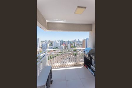 Sacada da Sala de apartamento para alugar com 2 quartos, 65m² em Cambuí, Campinas