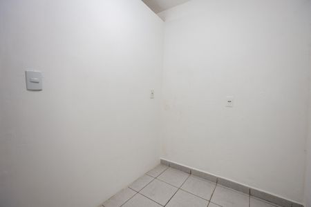 Quarto 2 de casa para alugar com 2 quartos, 40m² em Vila Pirajussara, São Paulo