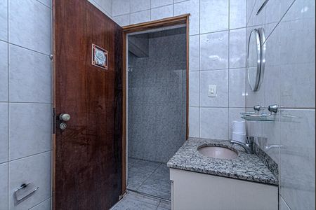 banheiro social_4 de casa à venda com 2 quartos, 150m² em Jardim Patente, São Paulo