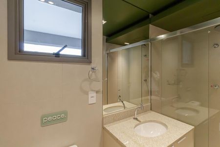 Banheiro de kitnet/studio para alugar com 1 quarto, 41m² em Vila Nova Conceição, São Paulo