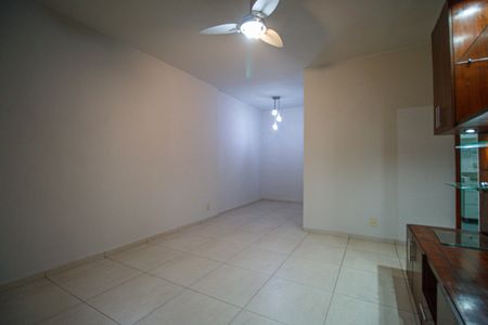 Sala de casa para alugar com 2 quartos, 100m² em Grajaú, Rio de Janeiro