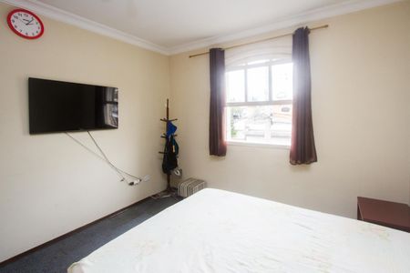 Casa à venda com 3 quartos, 150m² em Jardim Caravelas, São Paulo