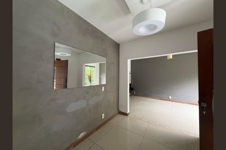 Sala de casa para alugar com 1 quarto, 75m² em Jacarepaguá, Rio de Janeiro