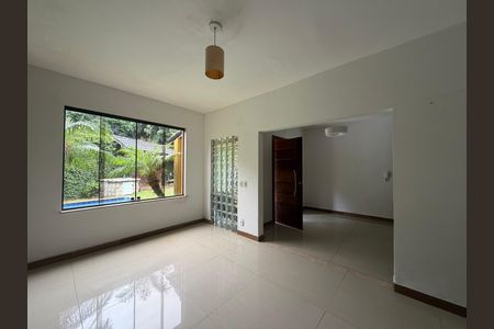 Sala de casa para alugar com 1 quarto, 75m² em Jacarepaguá, Rio de Janeiro