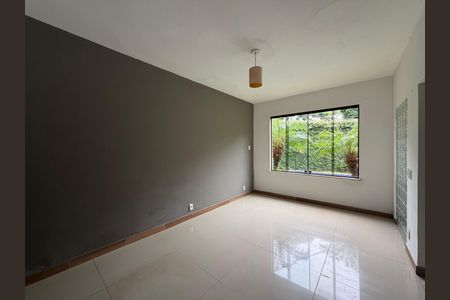Sala de casa para alugar com 1 quarto, 75m² em Jacarepaguá, Rio de Janeiro
