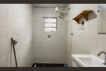 Banheiro de casa para alugar com 1 quarto, 50m² em Jardim Santo Antonio, São Paulo