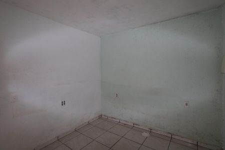 Quarto de casa para alugar com 1 quarto, 20m² em Vila Guacuri, Diadema