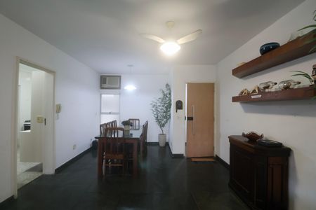 Sala de apartamento para alugar com 4 quartos, 126m² em Jardim Vitoria, Guarujá