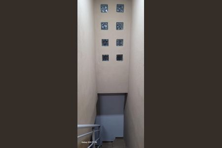 Escada de casa para alugar com 2 quartos, 53m² em Jardim Naufal, São Paulo