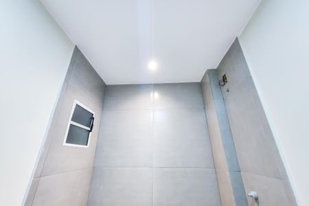 Banheiro de kitnet/studio para alugar com 1 quarto, 34m² em Centro, Rio de Janeiro