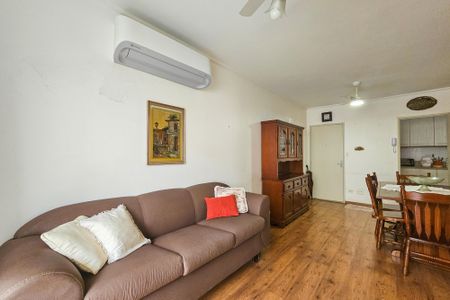 Sala de apartamento para alugar com 2 quartos, 76m² em Jardim Tres Marias, Guarujá