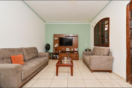 Sala de Estar de casa para alugar com 2 quartos, 300m² em Renascença, Belo Horizonte