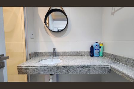 Banheiro de kitnet/studio para alugar com 1 quarto, 15m² em Pituba, Salvador