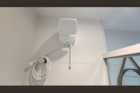 Banheiro de kitnet/studio para alugar com 1 quarto, 15m² em Pituba, Salvador