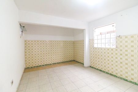 Quarto 2 de casa para alugar com 2 quartos, 84m² em Vila Carmosina, São Paulo