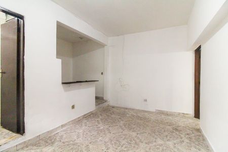 Sala de casa para alugar com 2 quartos, 84m² em Vila Carmosina, São Paulo