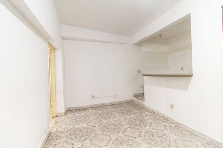 Sala de casa para alugar com 2 quartos, 84m² em Vila Carmosina, São Paulo