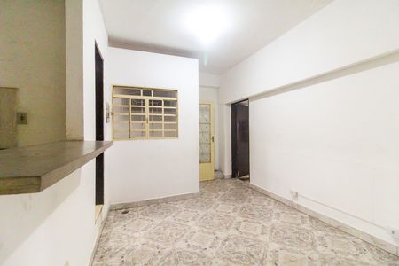 Sala de casa para alugar com 2 quartos, 84m² em Vila Carmosina, São Paulo