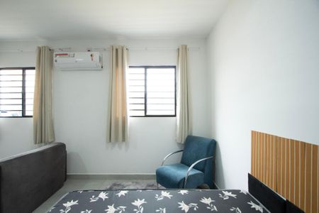 Sala / Quarto de kitnet/studio para alugar com 1 quarto, 35m² em Aparecidinha, Sorocaba