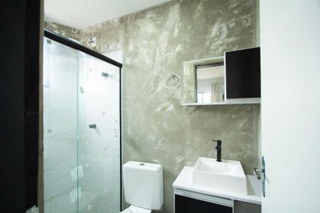 Banheiro de kitnet/studio para alugar com 1 quarto, 35m² em Aparecidinha, Sorocaba