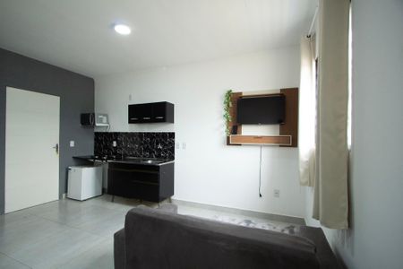 Sala / Quarto de kitnet/studio para alugar com 1 quarto, 35m² em Aparecidinha, Sorocaba