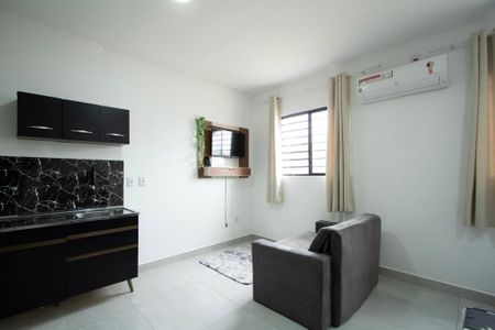 Sala / Quarto de kitnet/studio para alugar com 1 quarto, 35m² em Aparecidinha, Sorocaba