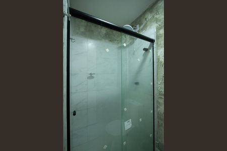 Banheiro de kitnet/studio para alugar com 1 quarto, 35m² em Aparecidinha, Sorocaba