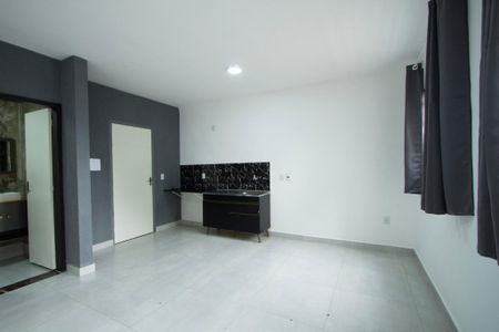 Sala / Quarto de kitnet/studio para alugar com 1 quarto, 35m² em Aparecidinha, Sorocaba