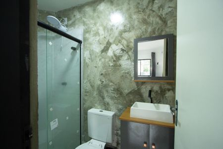 Banheiro de kitnet/studio para alugar com 1 quarto, 35m² em Aparecidinha, Sorocaba