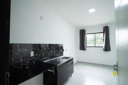 Sala / Quarto de kitnet/studio para alugar com 1 quarto, 35m² em Aparecidinha, Sorocaba