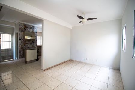 Sala de casa de condomínio para alugar com 3 quartos, 70m² em Vila Adelia, Sorocaba